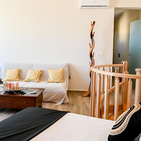 Residence By Georgia Studios Fira  Extérieur photo
