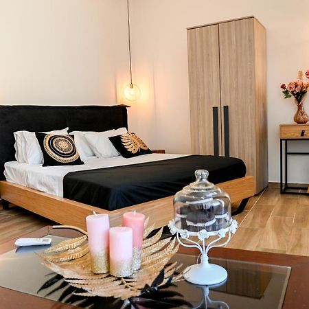 Residence By Georgia Studios Fira  Extérieur photo