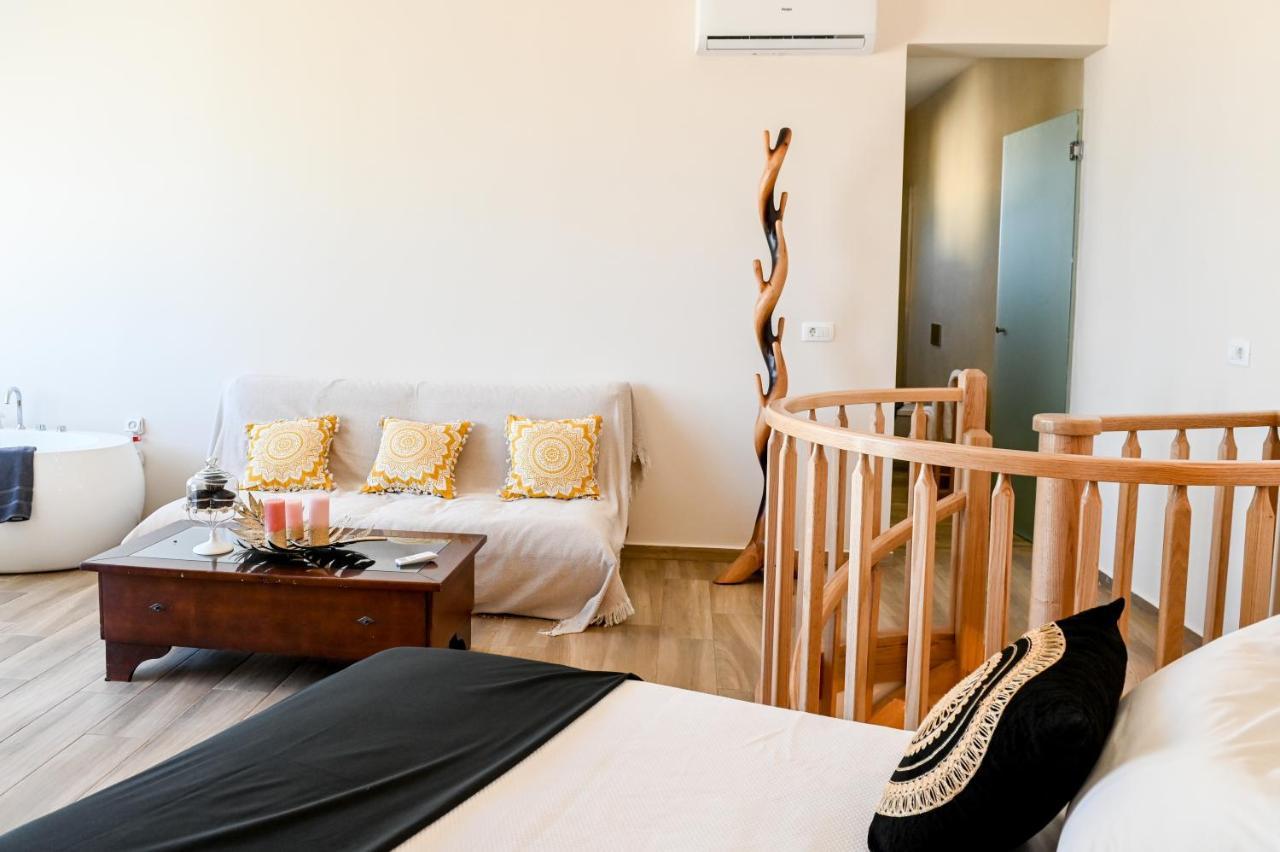 Residence By Georgia Studios Fira  Extérieur photo