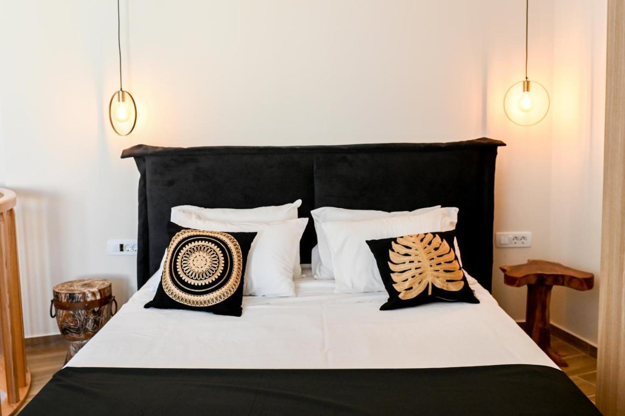 Residence By Georgia Studios Fira  Extérieur photo
