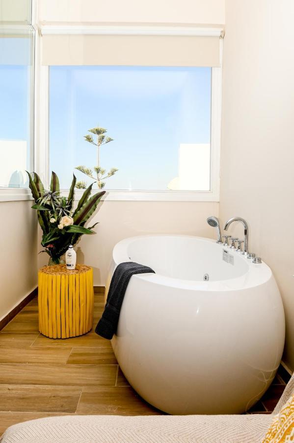 Residence By Georgia Studios Fira  Extérieur photo