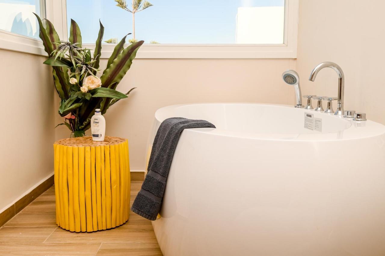Residence By Georgia Studios Fira  Extérieur photo