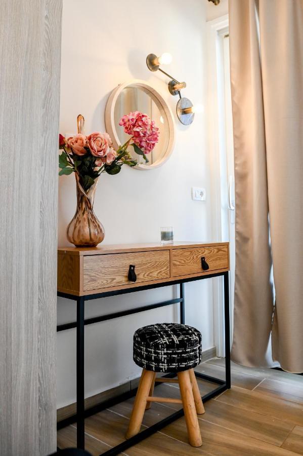 Residence By Georgia Studios Fira  Extérieur photo