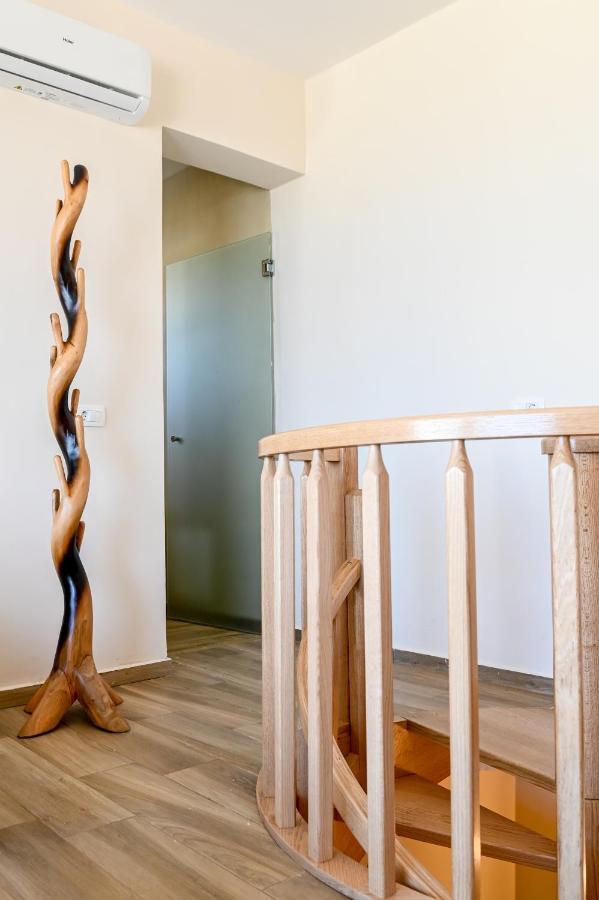 Residence By Georgia Studios Fira  Extérieur photo