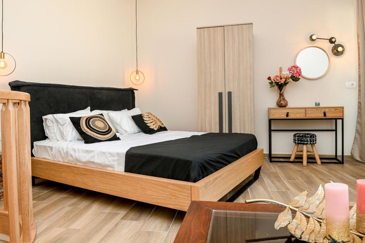 Residence By Georgia Studios Fira  Extérieur photo